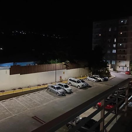 Lovely 2 Bedroom C̅ Netflix Across National Stadium 金斯敦 外观 照片