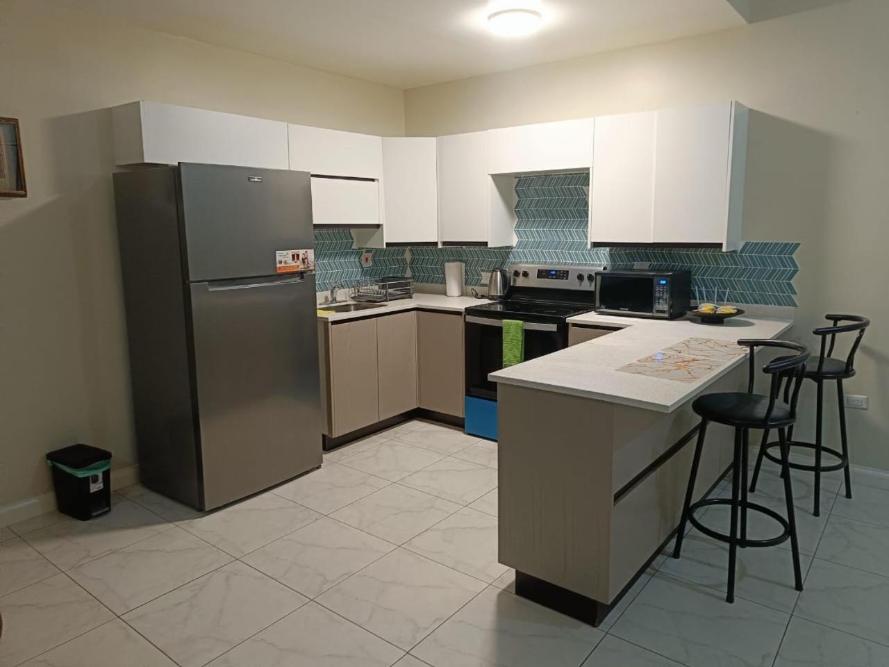 Lovely 2 Bedroom C̅ Netflix Across National Stadium 金斯敦 外观 照片